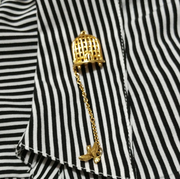 Vintage Designer Monet Chain Lapel Brooch/Pin Bird Cage with Bird on End  - Picture 7 of 11